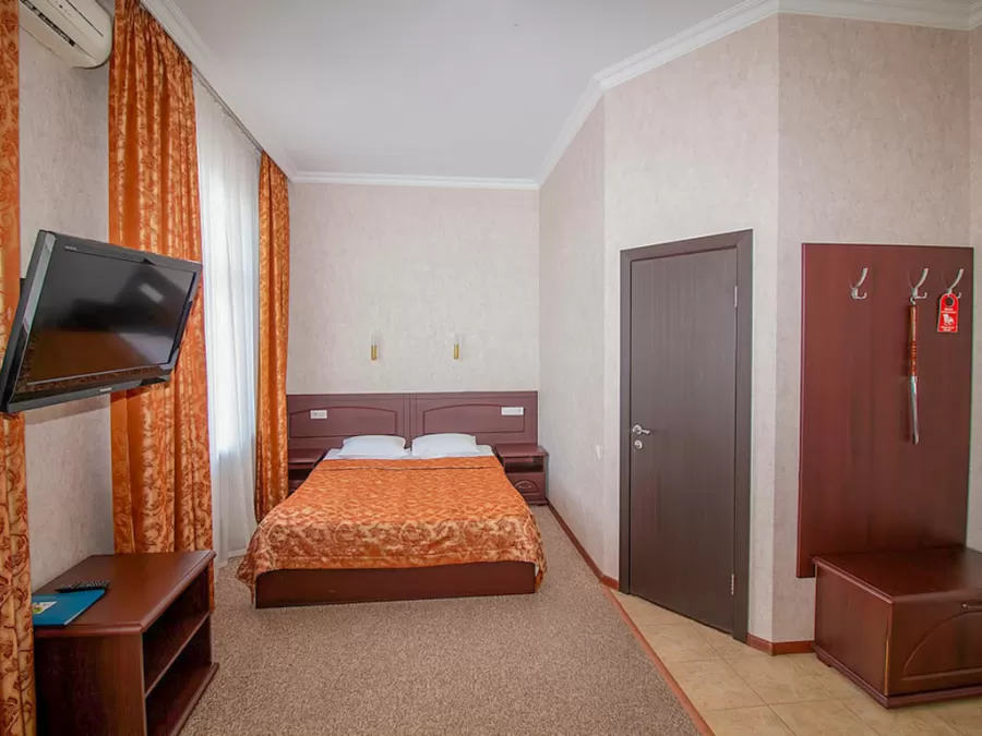 Семейный номер 1 категории в 1 корпусе в санатории Металлург в городе Ессентуки - фотография