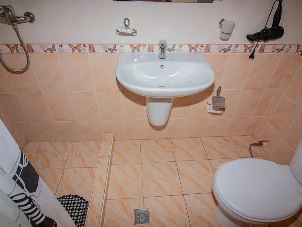 Двухместный номер 1 категории в 1 корпусе в санатории Металлург в городе Ессентуки - фотография