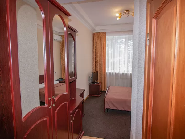 Одноместный номер 1 категории в 6 корпусе в санатории Металлург в городе Ессентуки - фотография