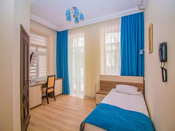 Одноместный номер 1 категории во 2 корпусе в санатории Металлург в городе Ессентуки - фотография