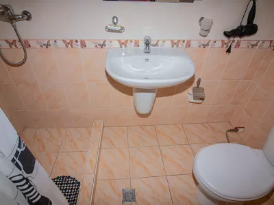 Двухместный номер 1 категории в 1 корпусе в санатории Металлург в городе Ессентуки - фотография