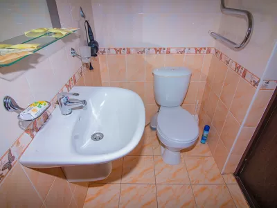 Двухместный номер 1 категории в 1 корпусе в санатории Металлург в городе Ессентуки - фотография