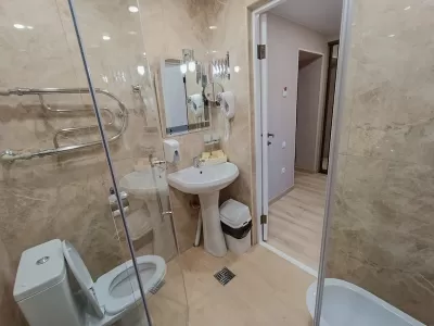 Люкс семейный в 8 корпусе в санатории Металлург в городе Ессентуки - фотография