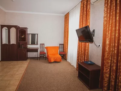 Семейный номер 1 категории в 1 корпусе в санатории Металлург в городе Ессентуки - фотография